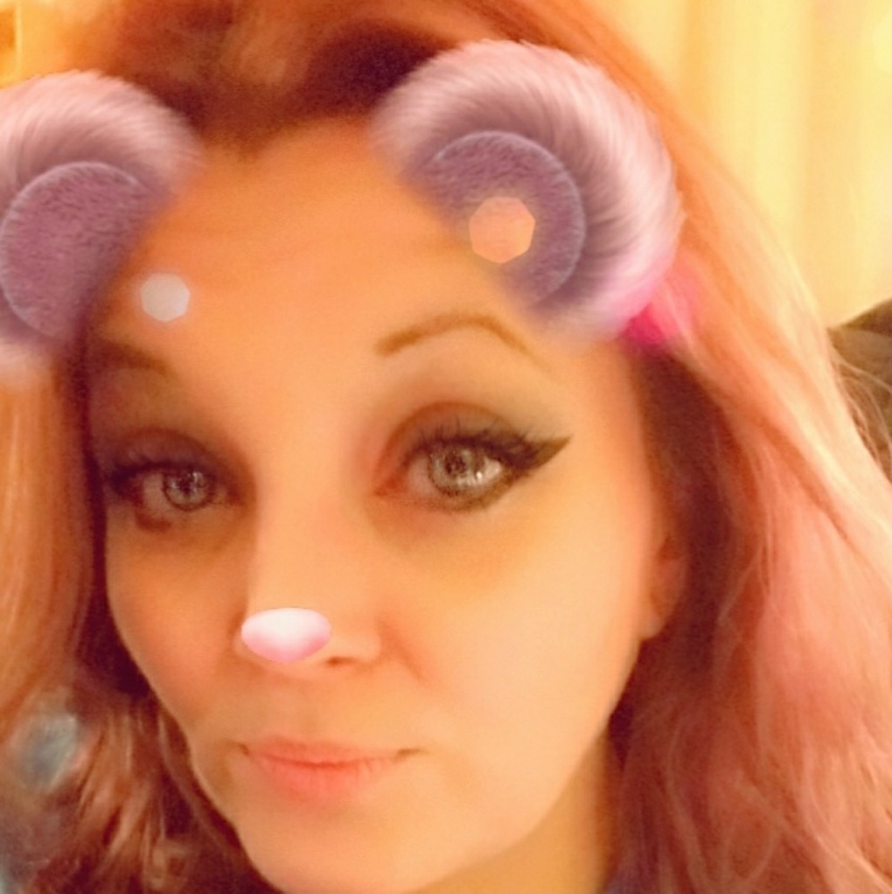 MEET YOUR POSHER, CHRISTINA